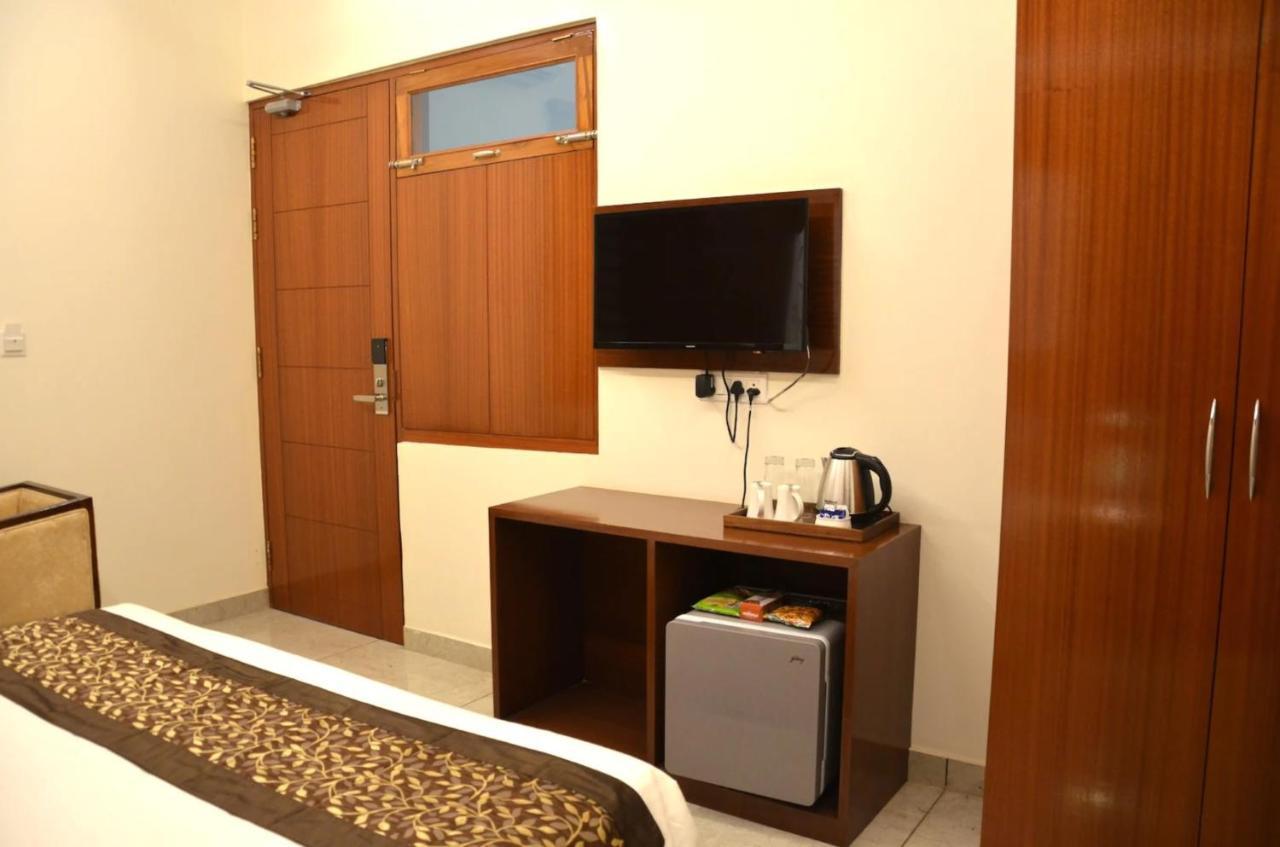 Fabhotel Roselle Inn Lakhnau Kültér fotó