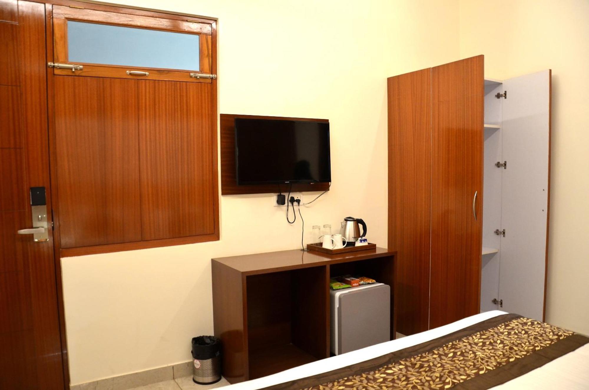 Fabhotel Roselle Inn Lakhnau Kültér fotó