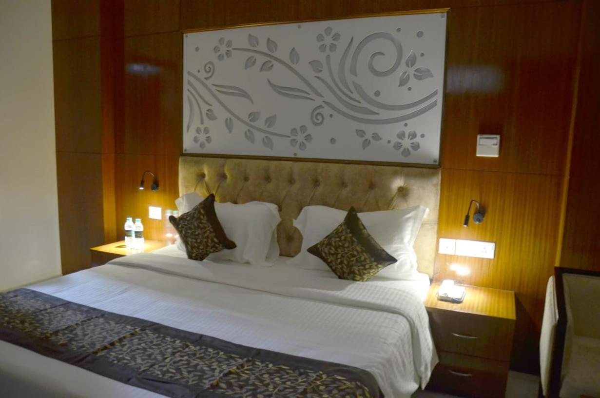 Fabhotel Roselle Inn Lakhnau Kültér fotó