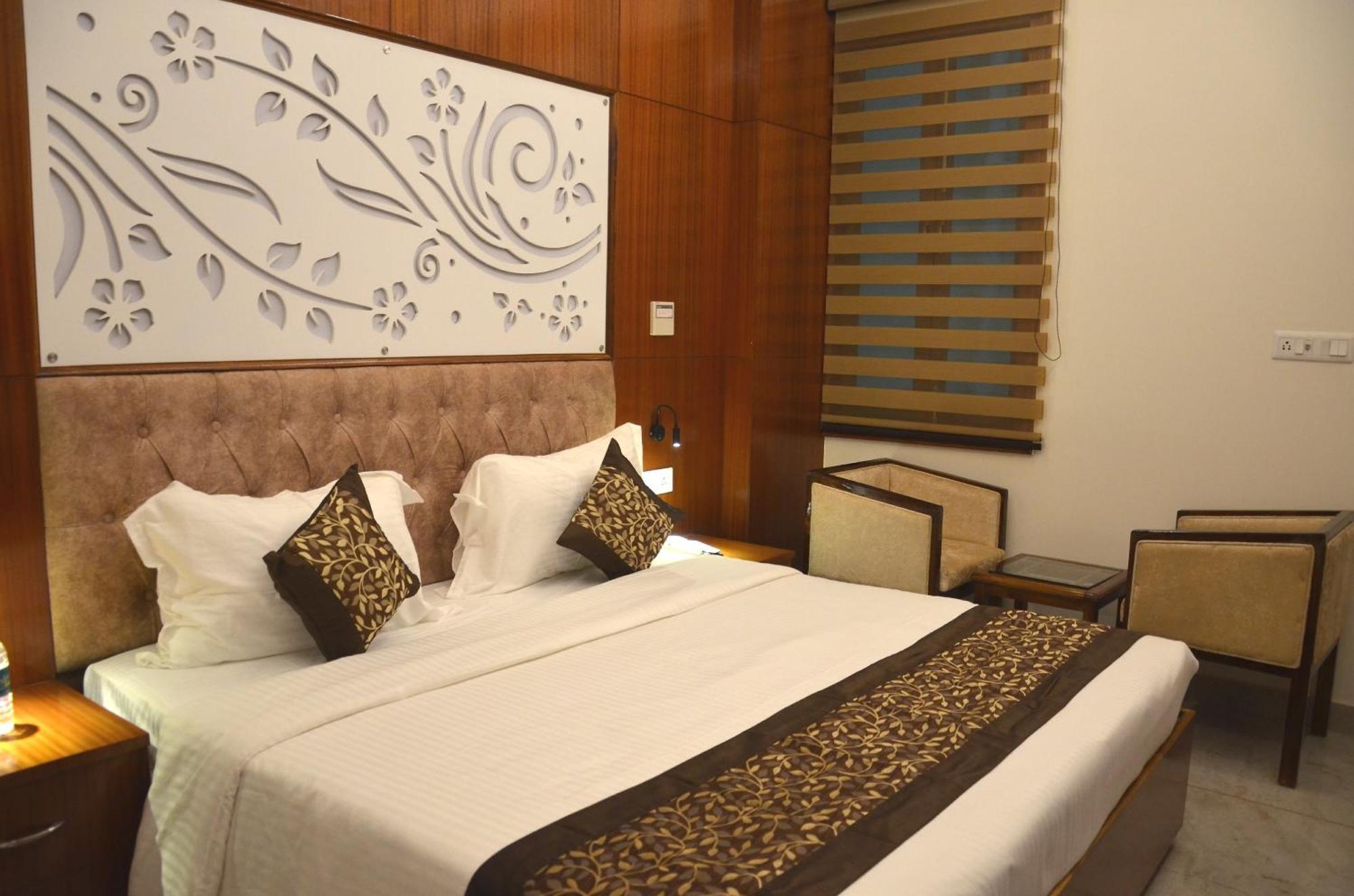 Fabhotel Roselle Inn Lakhnau Kültér fotó
