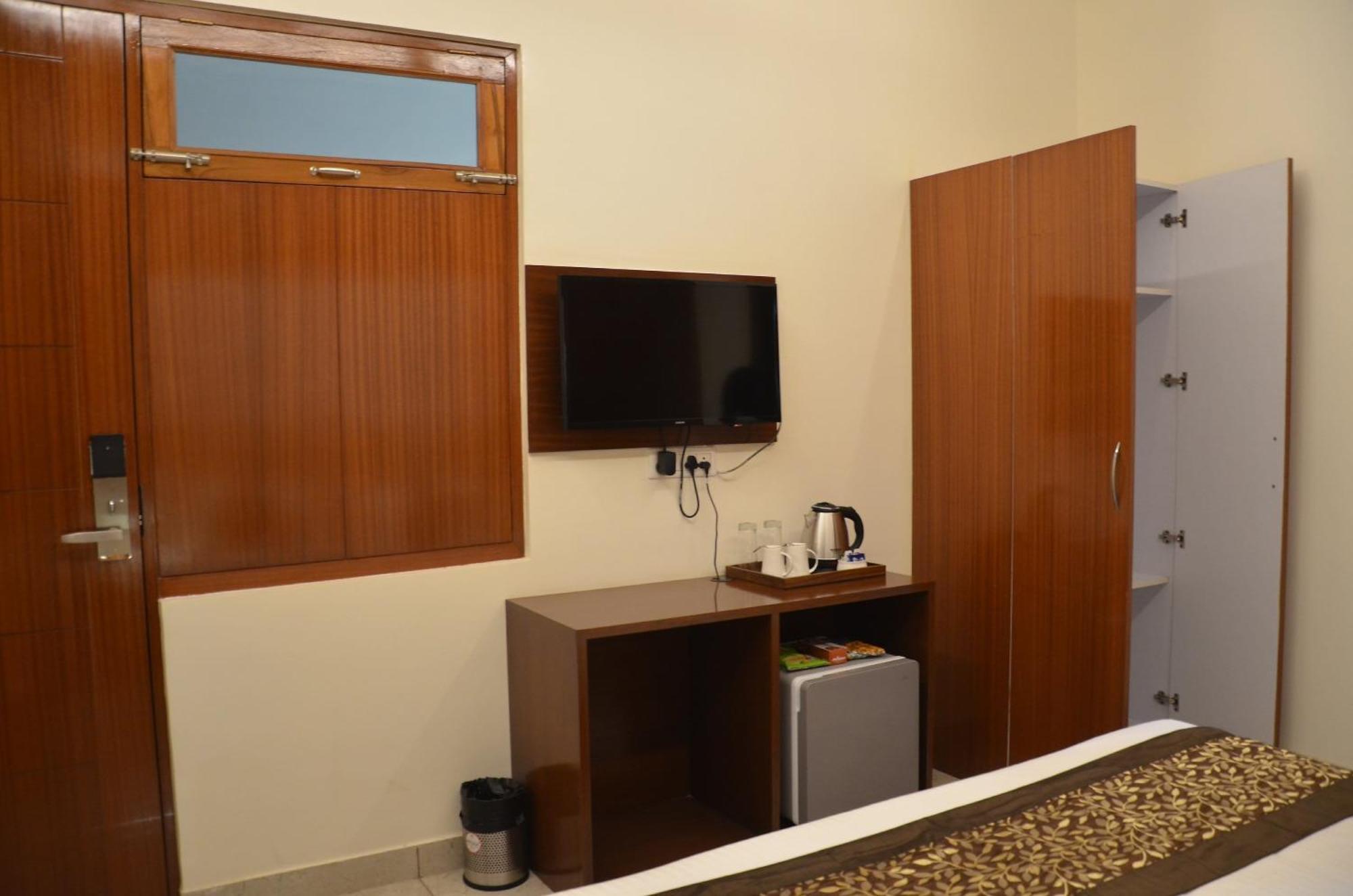 Fabhotel Roselle Inn Lakhnau Kültér fotó