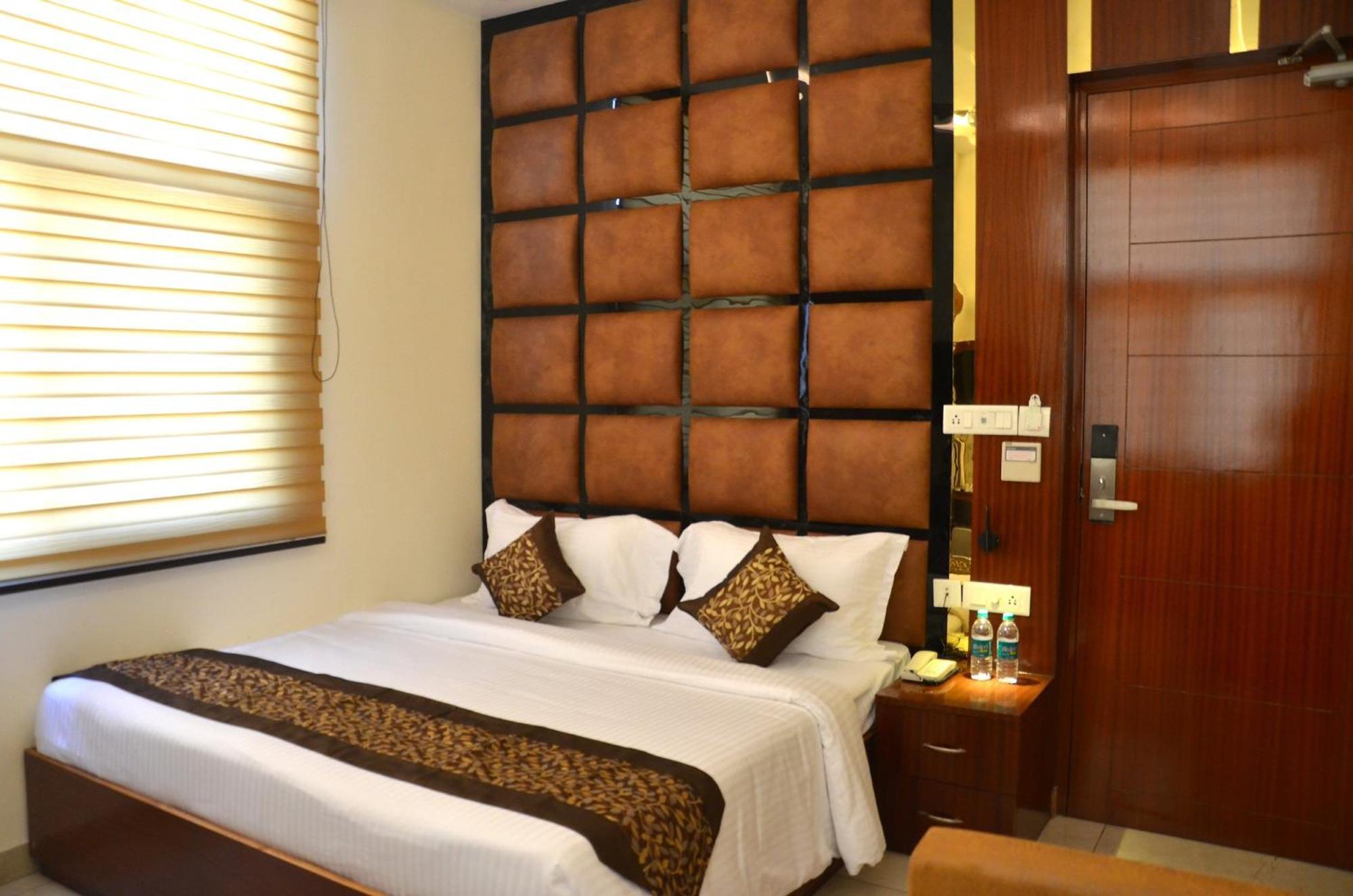 Fabhotel Roselle Inn Lakhnau Kültér fotó